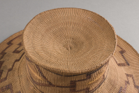 Tlingit%20artist%2C%20%3Cb%3E%3Ci%3E%20Basketry%20Hat%3C%2Fi%3E%3C%2Fb%3E%2C%20ca.%201900%2C%20spruce%20root%2C%20grass%20and%20natural%20dyes%2C%20The%20Elizabeth%20Cole%20Butler%20Collection%2C%20no%20known%20copyright%20restrictions%2C%2091.95.53